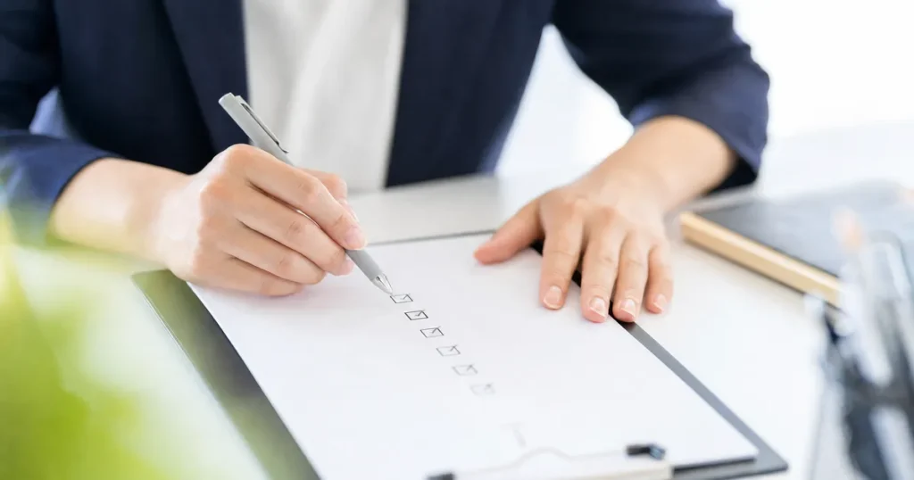 キャリアプランを書き出しながら適性を整理する手元