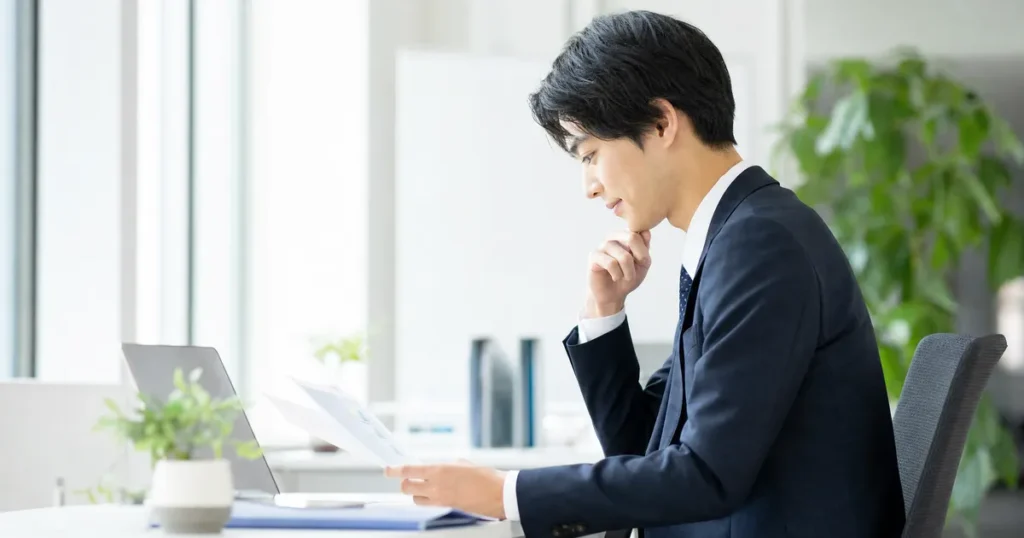 キャリアについて考える若手ITエンジニア